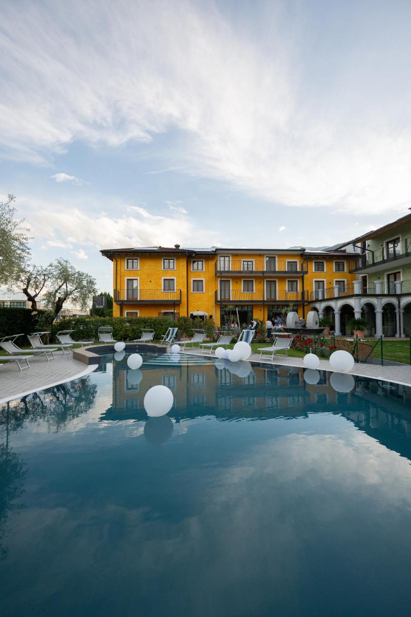Residence Al Frantoio Arco Luaran gambar